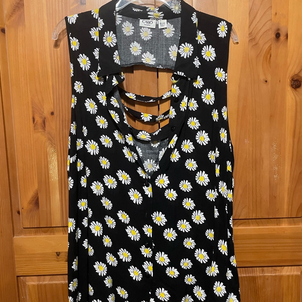 Cato Black and White Daisy Sleeveless Top